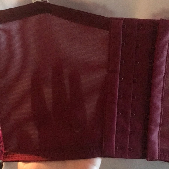 VS Dream Angles long lined strapless red lace bra - Picture 4 of 5